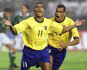 绞尽脑汁地 绞尽脑汁地